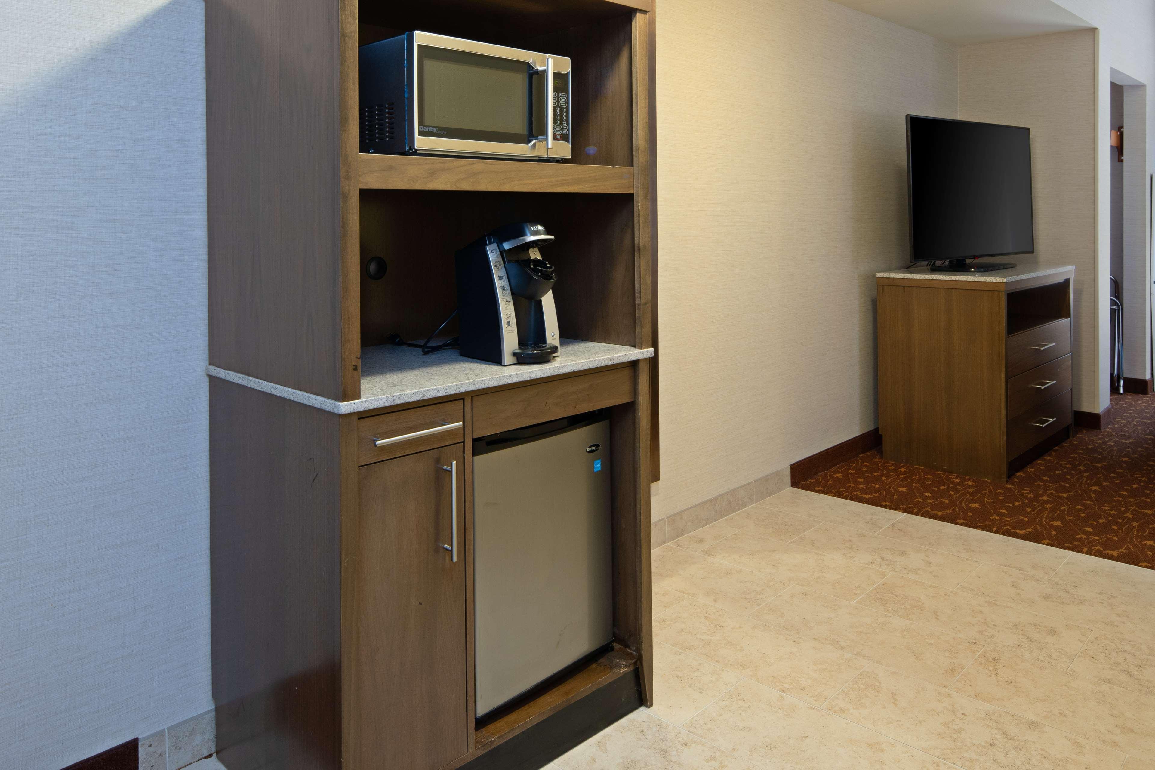 Hilton Garden Inn Albuquerque Airport Екстериор снимка