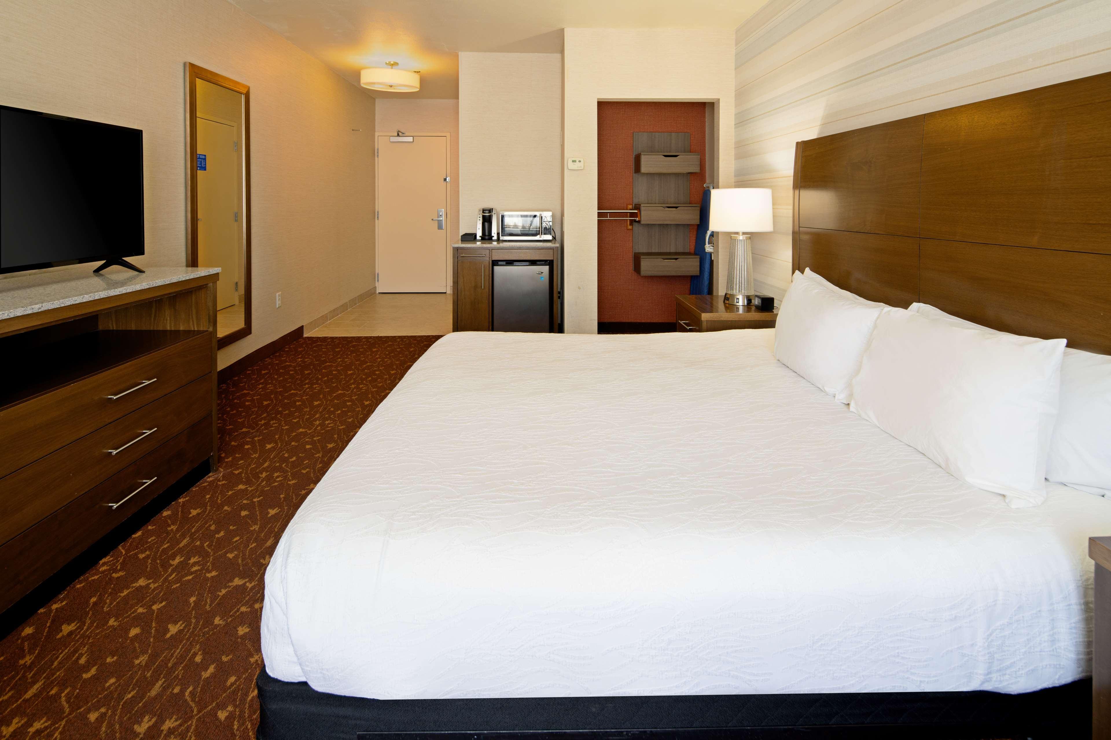 Hilton Garden Inn Albuquerque Airport Екстериор снимка