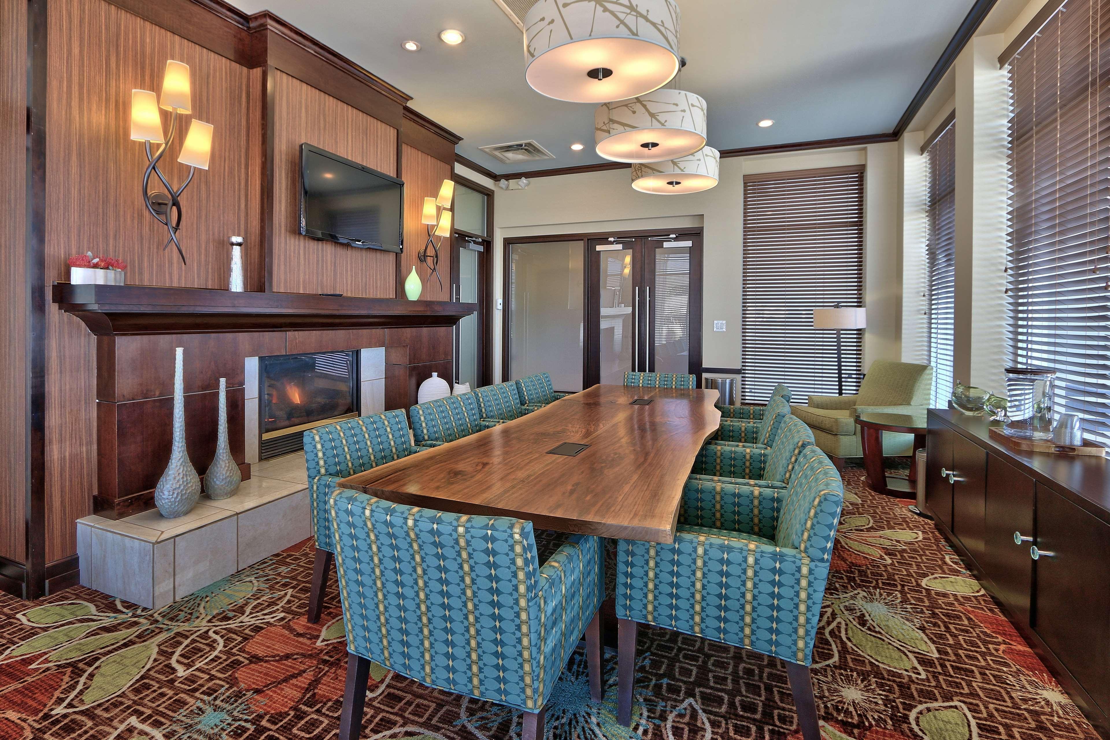 Hilton Garden Inn Albuquerque Airport Екстериор снимка