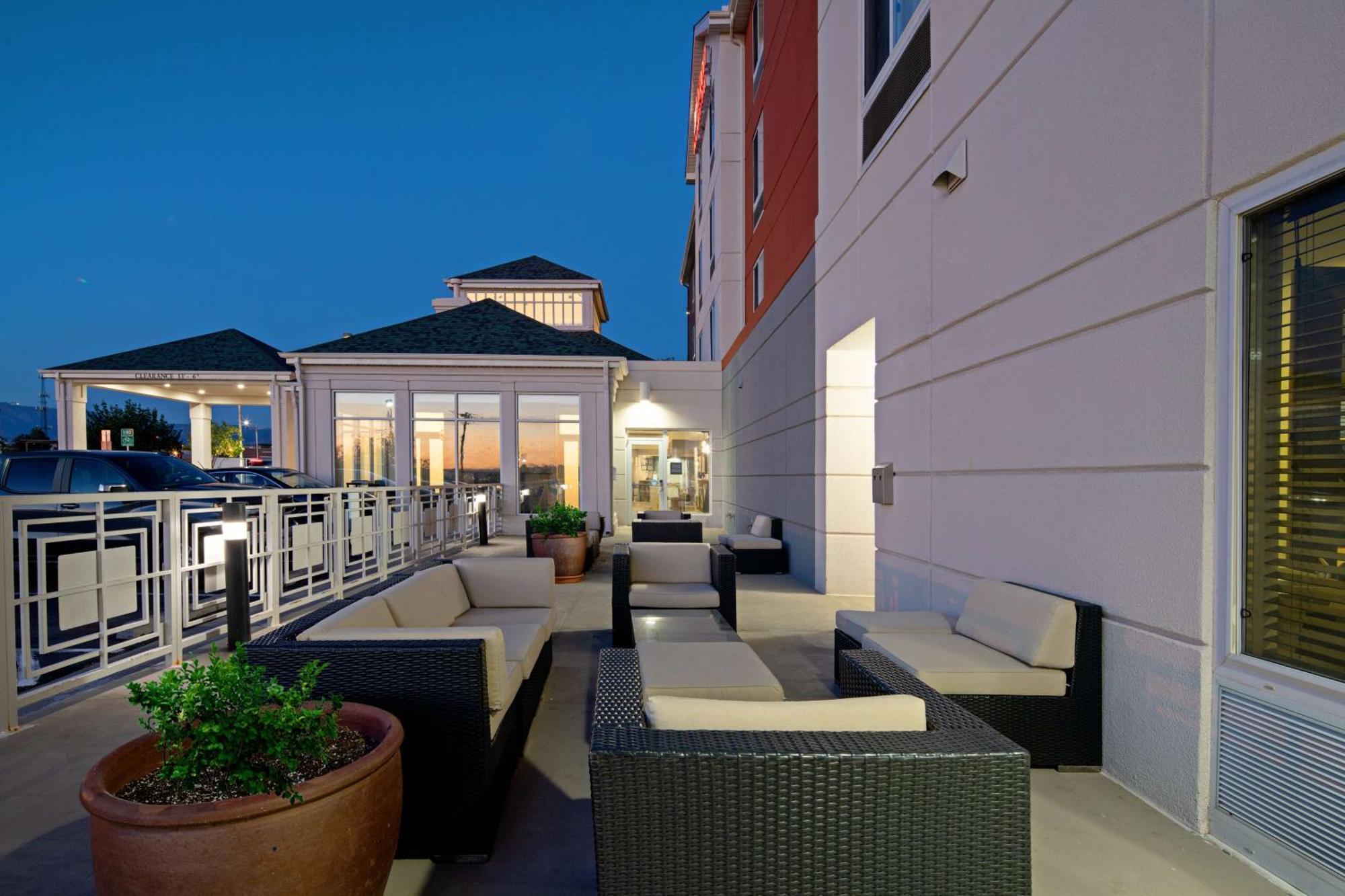 Hilton Garden Inn Albuquerque Airport Екстериор снимка