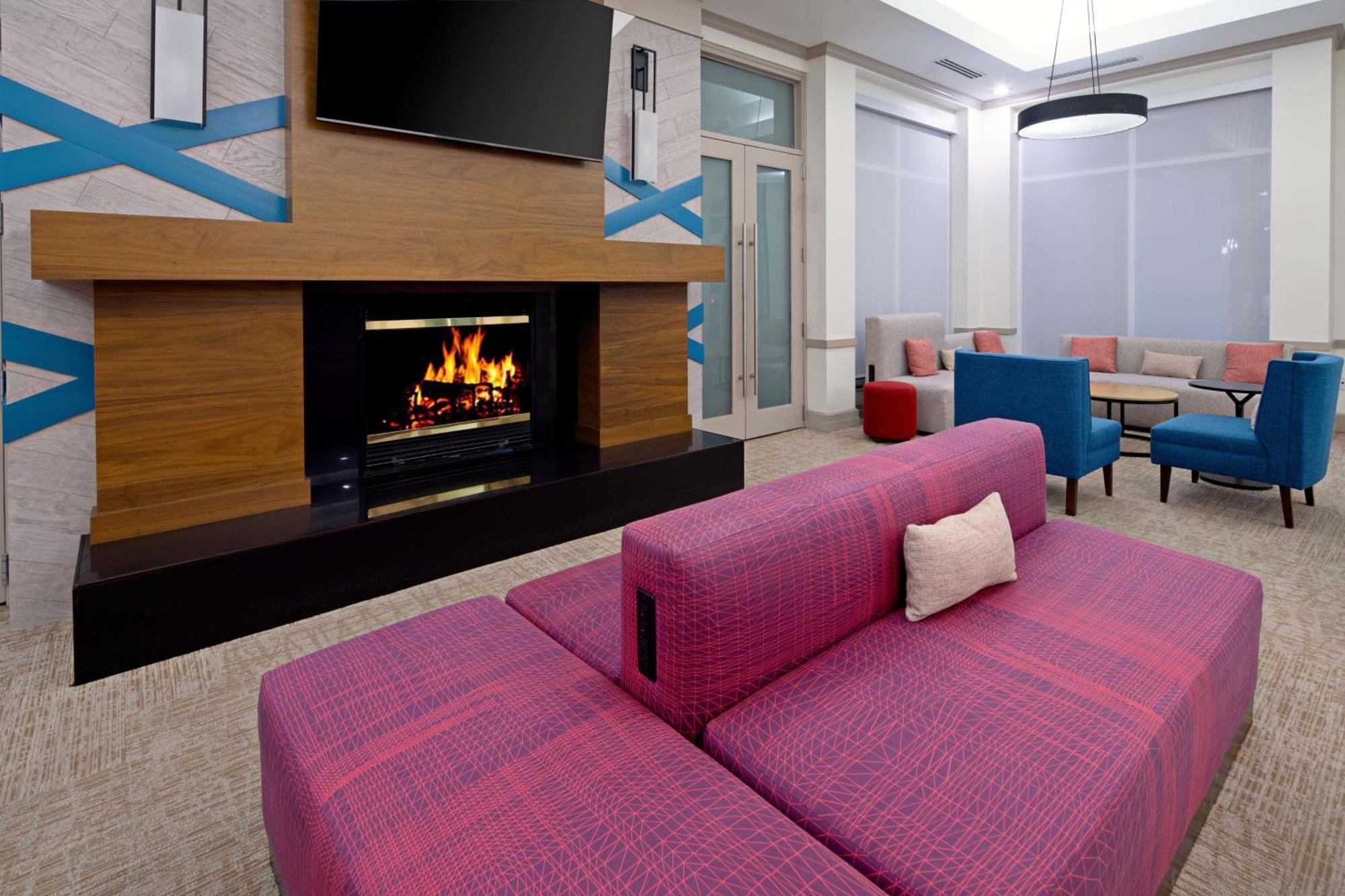 Hilton Garden Inn Albuquerque Airport Екстериор снимка