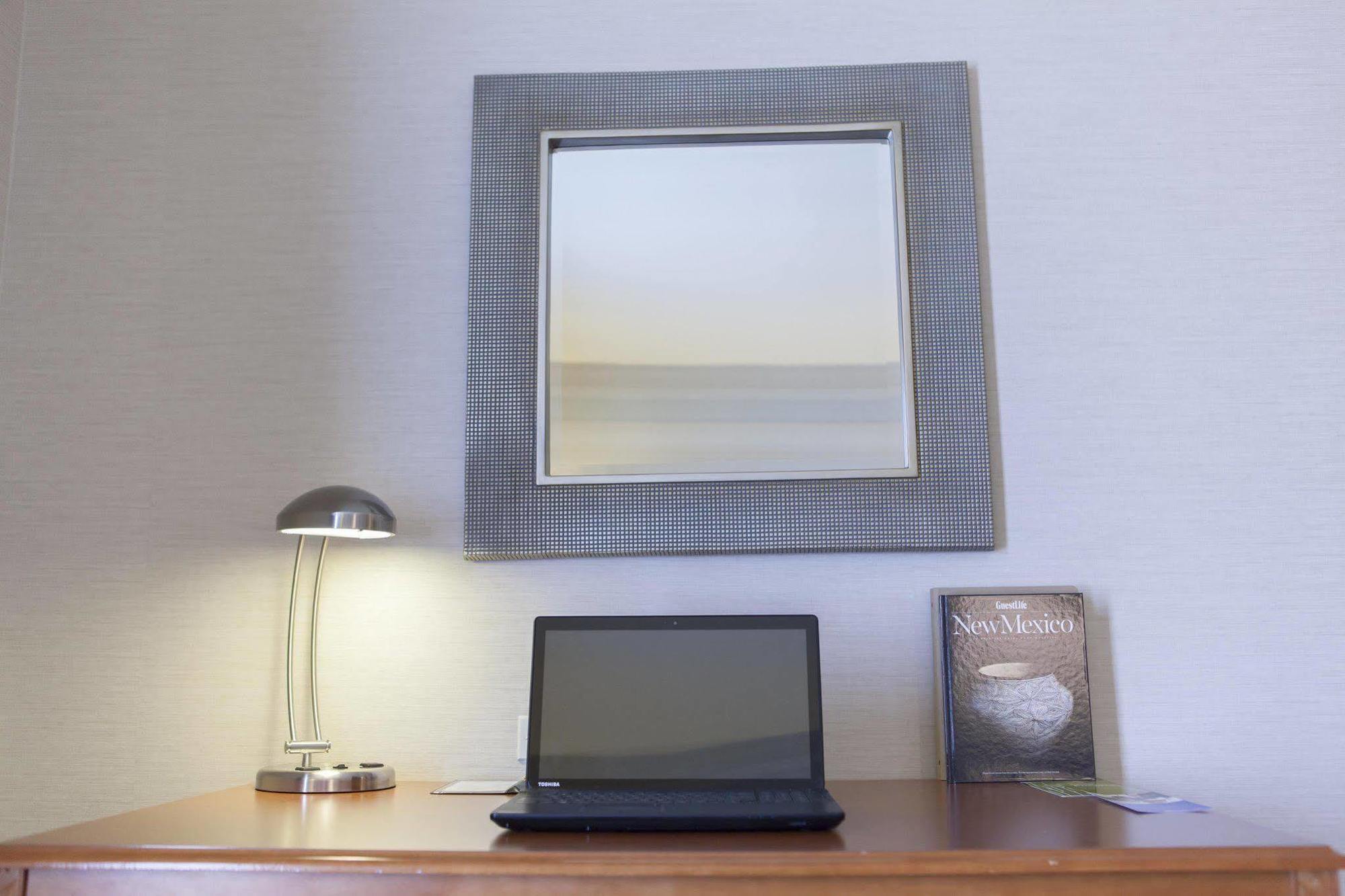 Hilton Garden Inn Albuquerque Airport Екстериор снимка